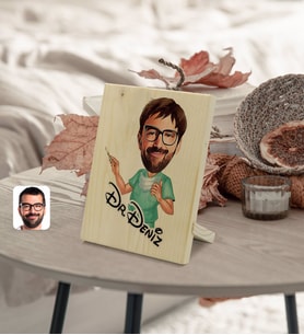 BK Gift Kişiye Özel İsimli Erkek Cerrah Karikatürlü Dekoratif Ahşap Çerçeve Model 1