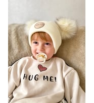 EKRU PONPONLU HAKİKİ DERİ İSİMLİ BEBEK BERE