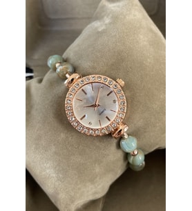 Saat Kutulu Rose Gold Renk Mozaik Boncuk Kordon Kadın Kol Saati Minimal Sürpriz Yılbaşı Son Moda Hediye Sevgiliye Anneye Ablaya Eşe Hanıma Kardeşe Teyzeye Doğum Günü Yıl Dönümü Hediyesi Arkadaşa Dosta