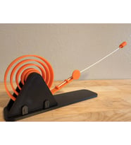 3D Baskı Yaylı Spiral Kedi Oyuncağı Zıplayan Spiral Etkileşimli Oyun Aparatı Turuncu Siyah