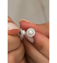 925 Ayar Gümüş Minik Beyaz İncili Tektaş Küpe