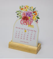 Masa Takvimi, 2026 Yılı Renkli Çiçekler Ahşap Standlı Mini Takvim, 8x12 cm (Çok Renkli)