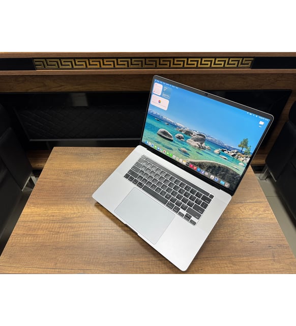 MacBook Pro 13インチ 2019 i7 16GB 512GB Apple MacBook Pro 2019 i7 16GB RAM 512GB SSD 16
