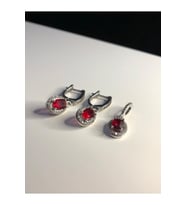 Gümüş Kolye - Sentetik Yakut Taşlı Kolye Ve Küpe Zincirili Beyaz Renk 925 Ayar Gümüş Set