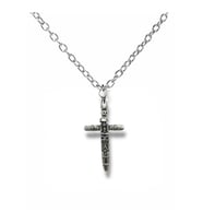 Gotik Stil Haç ve Kılıç Simgeli Unisex Metal Kolye – 60 cm Zincirli Zamansız Tasarım