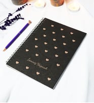 Kişiye Özel Kalp Temalı Siyah Kraft Kapaklı Defter - 45 Yaprak A5 (90 SAYFA) 15x21 Cm