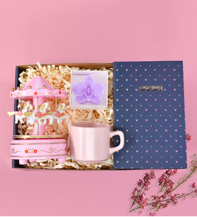 Kişiye Özel Kalp Desenli Defter& Atlı Karınca Müzik Kutusu& Pembe Renkli Kupa& Orkide Çiçeği Model Mor Renkli Mum Hediye Seti
