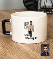 Kişiye Özel Karikatürlü Never Give Up Motivasyon Lüks Fincan Doğum Günü Hediyesi
