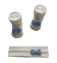 Hoşgeldin Bebek, Yenidoğan Kız Bebek, El Örgüsü Kurdele Motifli Bandana ve Çorap  Hediye Seti (Açık Mavi)