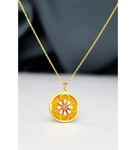 925 Ayar Gümüş Gold Kaplama Rüya Serisi Cam Boyalı Aralıklı Mineli Papatya Kolye