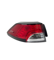 Leoparts Toyota Corolla Cross Stop Lambası Dış Sol (Ledsiz) 2022-2024 81561-16690