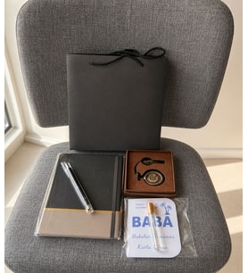 Babalar Günü'ne Özel Premium Hediye Çantası – Ajanda, Kalem ve Köstekli Saat Konsepti