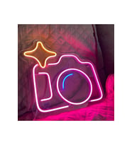 Neon LED Fotoğraf Makinesi Duvar Aydınlatması Dekorasyon Aksesuarı (Krem)