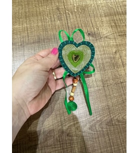 6X7 CM DERİ YEŞİL KALP PÜSKÜLLÜ BROŞ YAKA İĞNESİ TÜRBAN İĞNESİ