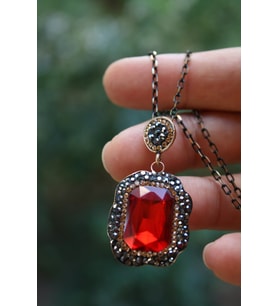 STONEAGE Kırmızı Kristal Taşlı El Yapımı Bayan Kolye ve Zincir (Rose)