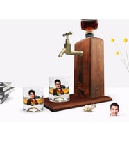 BK Gift Kişiye Özel Renkli Baskılı Godfather Baba Karikatürlü İkili Viski Bardağı ve Ahşap Viski Standı Hediye Seti-5 (Model 1)