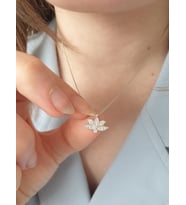 MAGRİB 925 ayar gümüş beyaz taşlı lotus çiçekli kadın kolye (Gümüş)