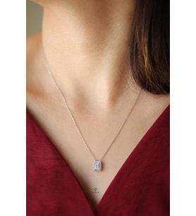 Gümüş Rengi 1 Carat Görünümünde Beyaz Taşlı 925 Ayar Pırlanta Model Gümüş Baget Kolye