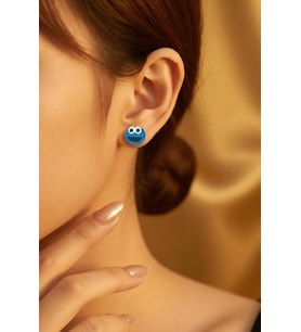 Sevimli Mavi Emoji Figürlü Silikon Küpe – Hafif Günlük Çivi Küpe