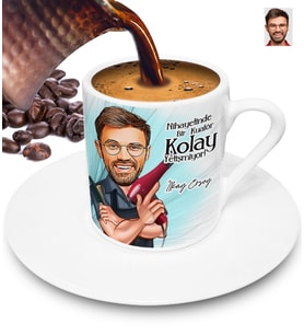 Nihayetinde Kuaför Kolay Yetişmiyor Kişiye Özel Karikatürlü Türk Kahvesi Fincanı (Beyaz)