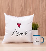 Kişiye Özel İsim Yazılı Minik Kalpli Kare Yastık ve Mavi Kupa