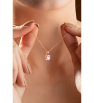 925 Ayar Pembe Taşlı Kalp Model Gümüş Kolye