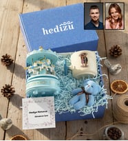 Kişiye Özel Karikatürlü Yürüş Yapan Romantik Sevgililer Hediye Kutusu - Kişiye Özel T Kupa, Atlı Karınca Müzik Kutusu, Peluş Anahtarlık Sevgililer Günü Hediyesi