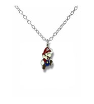 Super Mario Figürlü Renkli Unisex Kolye – 60 cm Zincirli Retro Oyun Karakter Takısı (Gümüş)