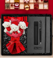 Yılbaşına Özel Üçlü Peluş Ayıcık Buketi & Kişiye Özel Defter & Kişiye Özel Deri Kılıflı Touch Pen Kalem Hediye Seti