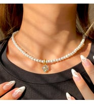 Beyaz İnci Swarovski Taşlı Beyaz Yonca Kolye