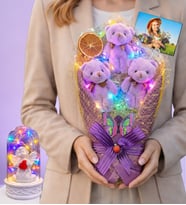 Kişiye Özel Renkli Led Işıklı Mor Ayıcık Buketi (Renkli Işıklı Beyaz Melekli Fanus Hediyeli) (Model 4)