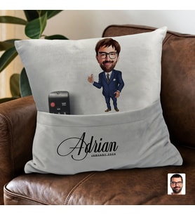 BK Gift Kişiye Özel Boss Baba Karikatür Tasarımlı Organizer Kumanda ve Atıştırmalık Cepli Gri Kırlent Yastık-6 Arkadaşa Hediye, Cepli Yastık