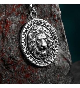3 Boyutlu Aslan İşlemeli Gümüş Kolye