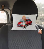 BK Gift Kişiye Özel Plakalı Kadın Hyundai İ20 Karikatürlü Dikdörtgen Araç Koltuk Yastığı-1