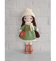Ada Çayı Yeşili Elbiseli Nilda Bebek Amigurumi Organik Oyuncak