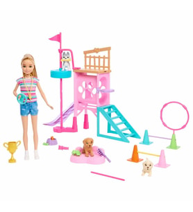 Barbie Stacie nin Köpekçik Oyun Parkı HRM10