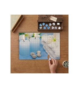 Mavi Mumlar - Beyaz Çiçekler - Terapi Tasarımı 240 parça Ahşap Puzzle Ahşap Kutuda MP02028