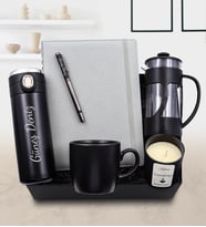 Kişiye Özel Spiralli Yeni Yıl Ajandası & Siyah Metalik Roller Kalem & Siyah French Press & Vanilya Kokulu Bardak Mum & Siyah Mat Kupa & Kilitli Dereceli Termos Hediye Seti