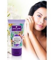 Pierre Cardin Wild Glamour Çiçek ve Meyve Aromalı Keratin İçeren E Vitaminli Nemlendirici El Kremi - 50 ML