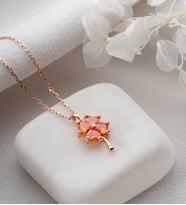 925 Ayar Gümüm Rose Kaplama Enerji Turuncusu Yonca Kolye