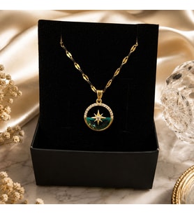 BK Gift Kutup Yıldızı Detaylı Yeşil Taşlı Kadın Kolye - Kararma Yapmayan Gold Çelik Kolye