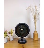 Siyah Metal Spor Masa Saati 25×20 Cm