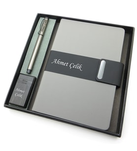 Signator® Codex  N225 Kişiye Özel Defterli Set - İsme Özel Gri Kalem + İsme Özel Gri Defter + İsme Özel Siyah Çakmak  İsme Özel Kutusunda Hediyelik Set (Karışık)