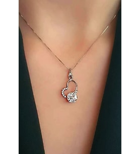 ' Love ' yazılı gümüş kalp kolye