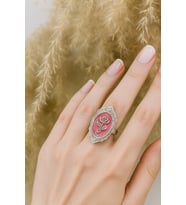 Pembe Gül Figürlü Yüzük – Zarafetin ve Romantik Güzelliğin Simgesi, Ayarlanabilir Unisex Model