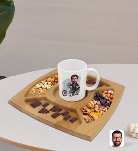 BK Gift Kişiye Özel Erkek Motorcu Karikatürlü Beyaz Kupa ve Doğal Masif Ahşap 4 Bölmeli Sunum Tabağı Çerezlik Hediye Seti-4