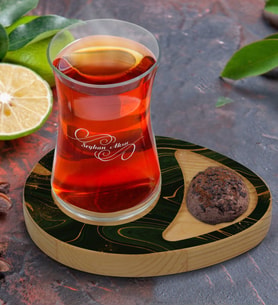 BK Gift Kişiye Özel Mermer Tasarımlı Doğal Ahşap Tabaklı Heybeli Çay Bardağı Sunum Seti Model 4