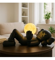 Kaws Tarzı Masa Lambası  Ay Şeklinde Led Aydınlatma, Modern Dekoratif (Siyah)