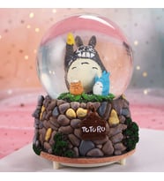 Totoro Chinchilla Temalı Orta Boy Işıklı Müzikli Kar Küresi