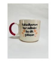 Hakediyorum Her Milimini Bu Dik Gülüşün Baskılı Kırmızı Kulplu Kupa